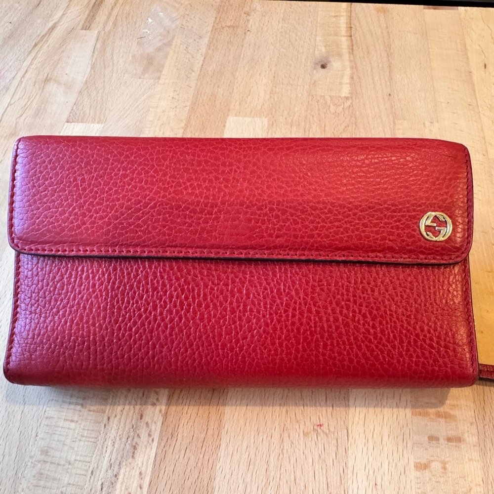Interlocking Gucci logo, long trifold zip around wallet
